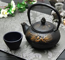 Чайник с ситом 500 мл "Циру. Золото", цвет черный от магазина Казан мангал 24 Екареринбург