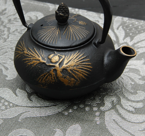 Чайник с ситом 500 мл "Циру. Золото", цвет черный от магазина Казан мангал 24 Екареринбург фото 2